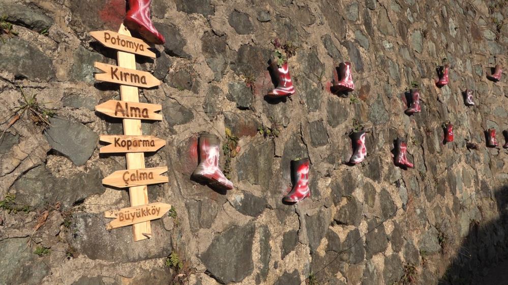 Rize'de taş duvarları çizme ile renklendirdi