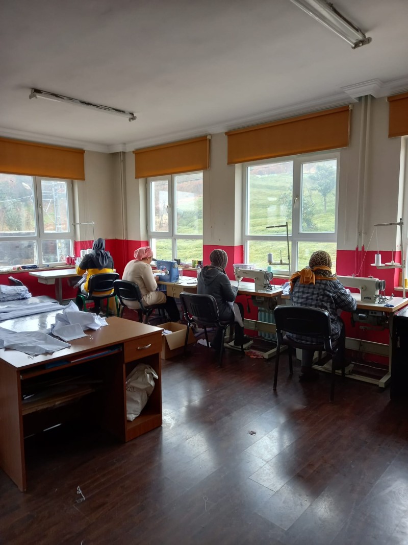 İyidere’de 23 Nisan Gösteri Kıyafetleri Dikimi Başladı