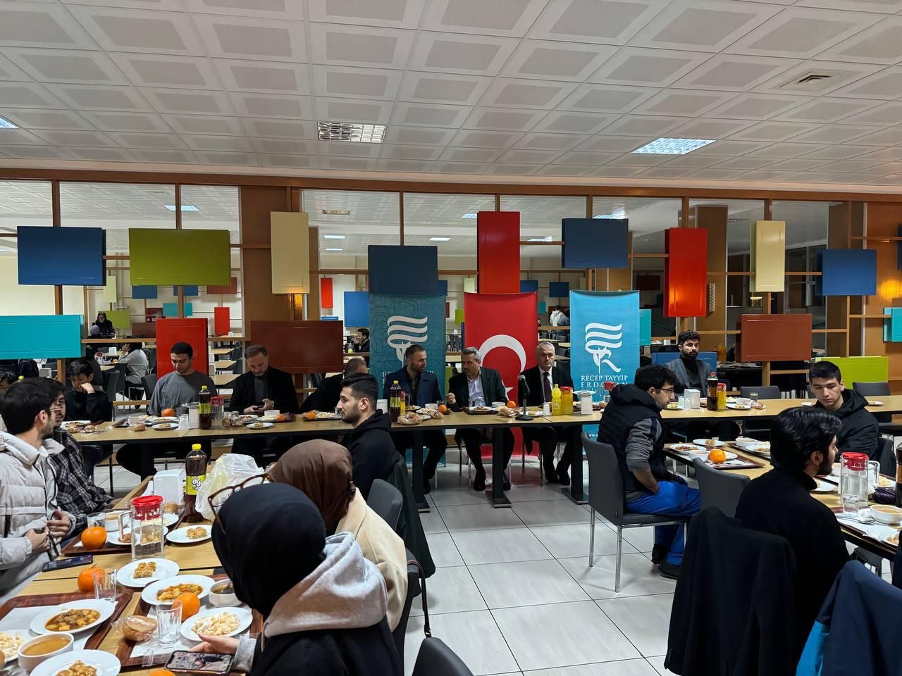 TÜRKİYE’DE BİR İLK! RTEÜ’DE RAMAZAN BOYUNCA ÖĞRENCİLERE İFTAR İKRAMI