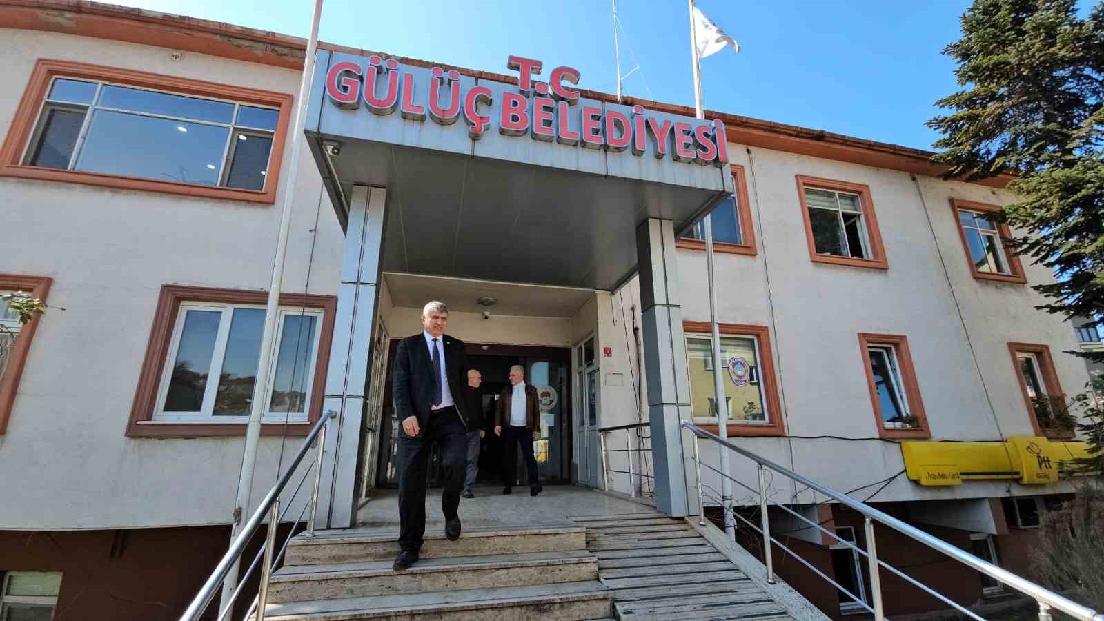 19 Yıl Makam Şoförlüğü Yapıp, Toplam 27 Yıl Hizmet Ettiği Belediyeye Başkan Oldu