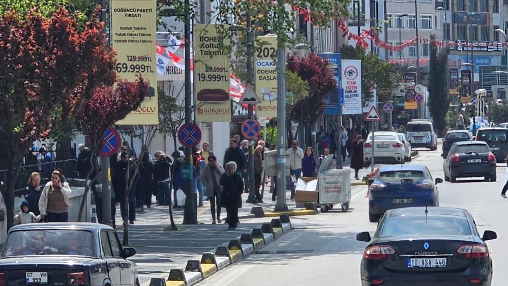 MARMARA DENİZİ'NDE 6.2 BÜYÜKLÜĞÜNDE DEPREM BALIKESİR'DE DE HİSSEDİLDİ