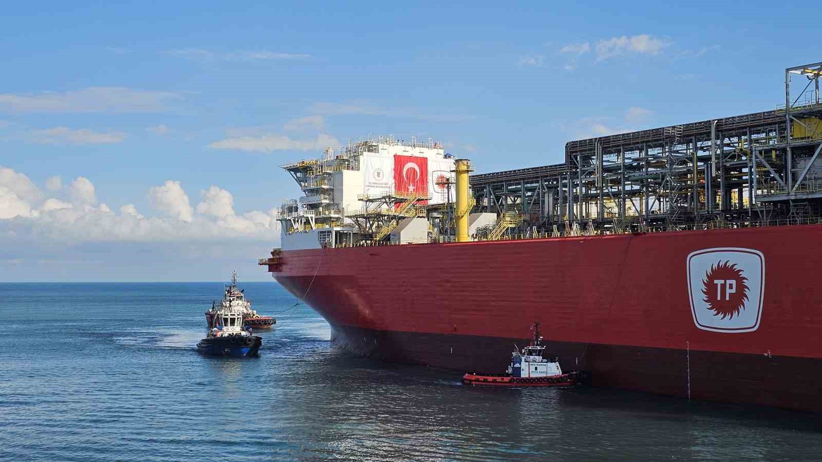 Türkiye’nin İlk Yüzer Gaz Üretim Platformu Osman Gazi Filyos Limanı’nda