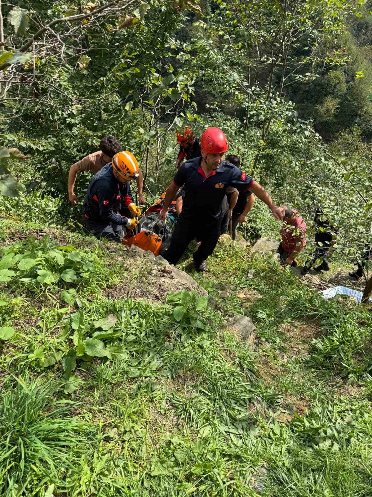 Giresun’da Araç Uçuruma Yuvarlandı: 1 Ölü, 1 Yaralı