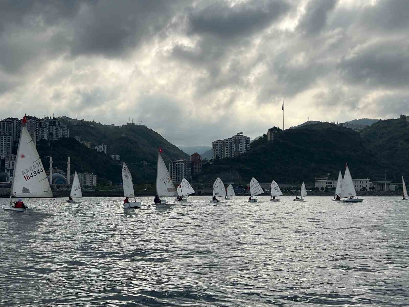 29 Ekim Cumhuriyet Bayramı Yelken Yarışları Yapıldı