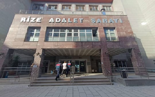 Rize’de aranan 2 hükümlü jandarma ekiplerince yakalandı