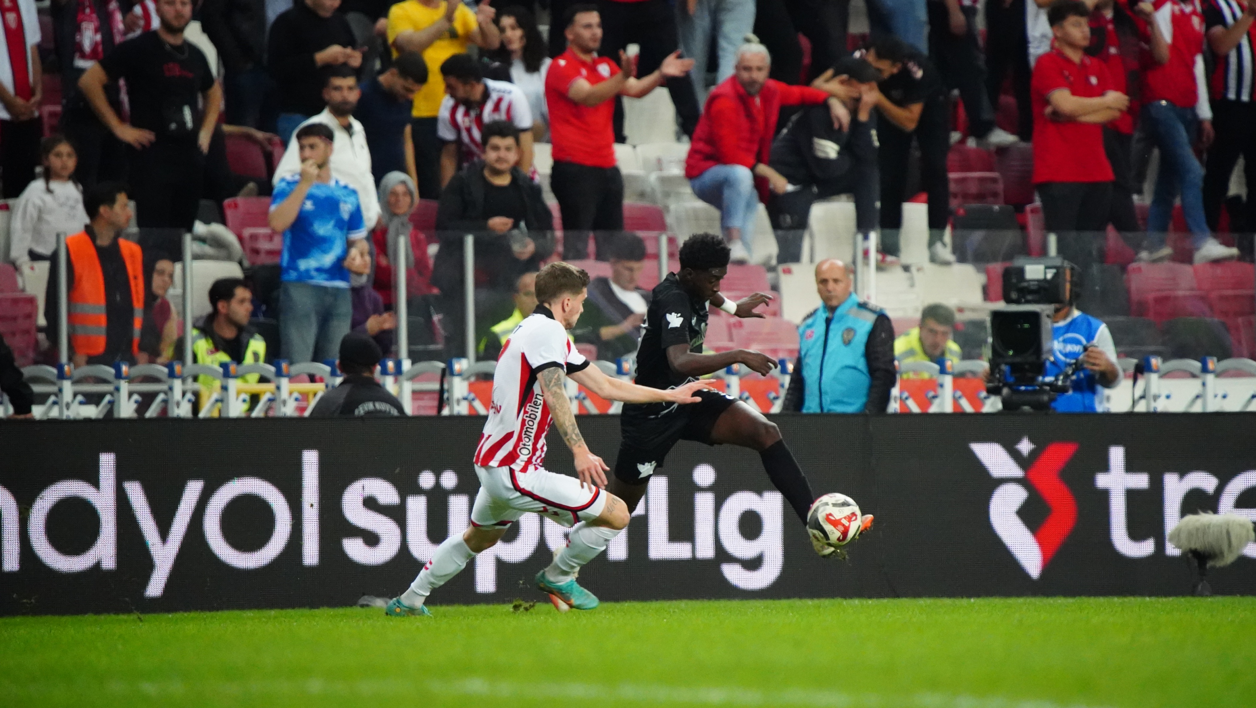 Ç.Rizespor Samsun deplasmanından 1 puanla döndü