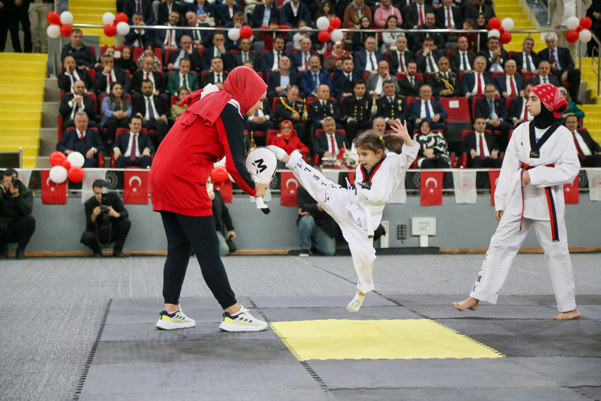 Rize’de 29 Ekim Cumhuriyet Bayramı coşkuyla kutlandı