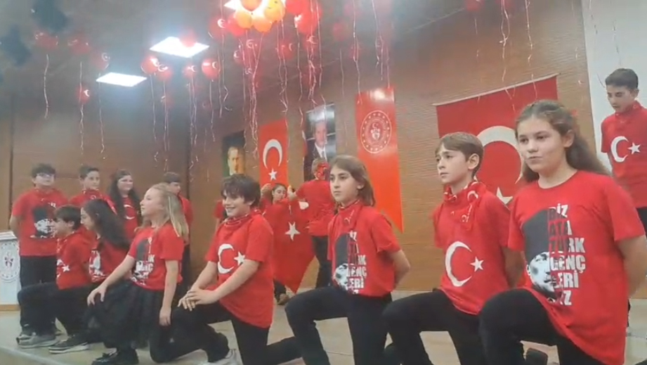 Çamlıhemşin’de 29 Ekim, Cumhuriyet Bayramı ve Özel Çocuklarla Yürekleri Birleştiren Kutlama