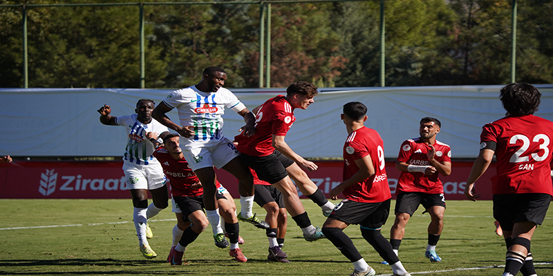 Çaykur Rizespor, Ziraat Türkiye Kupası'nda Karaköprü Belediyespor’u 3-0 Mağlup Etti