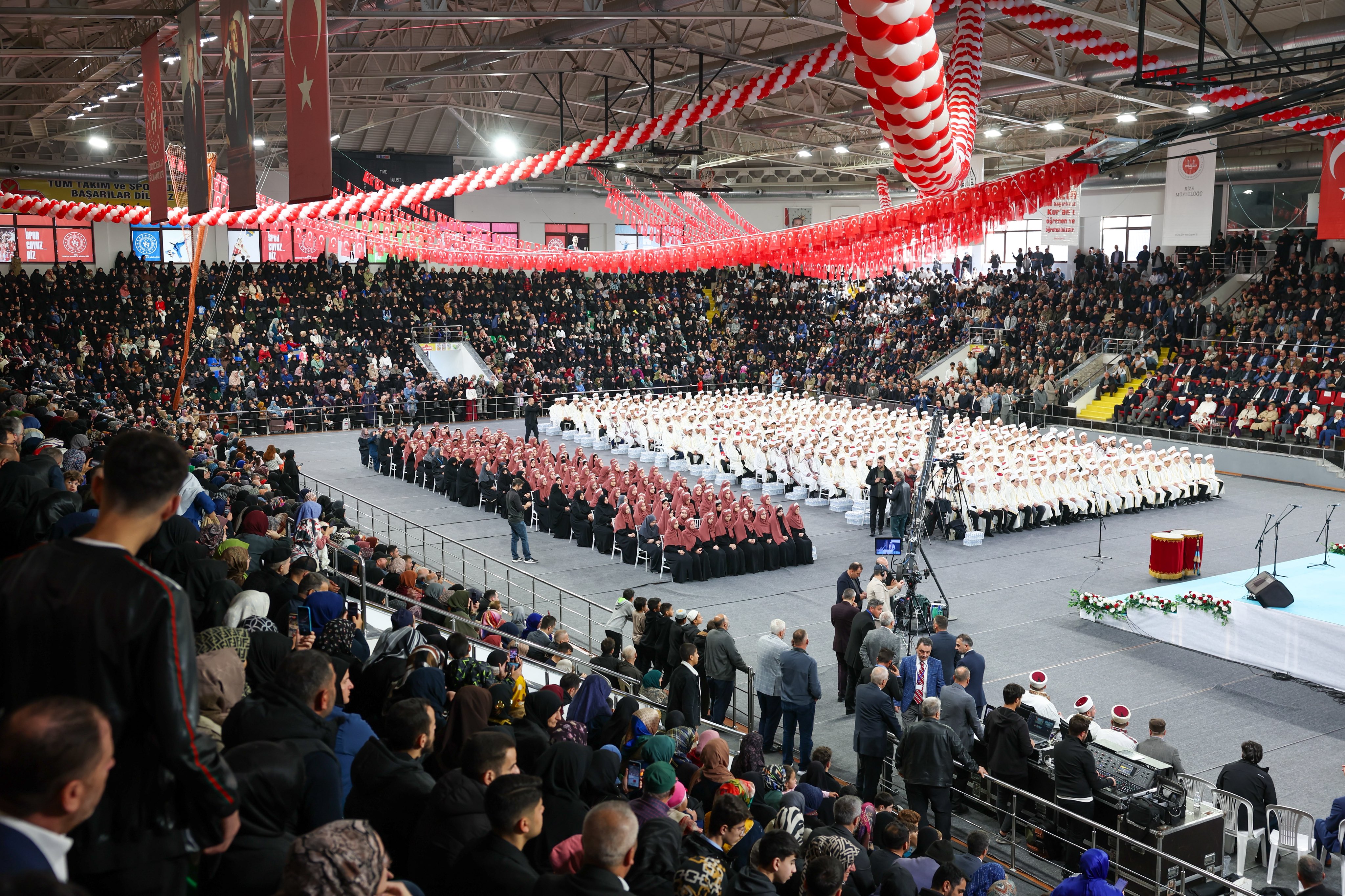 Rize’de 600 öğrenci hafızlık icazeti aldı