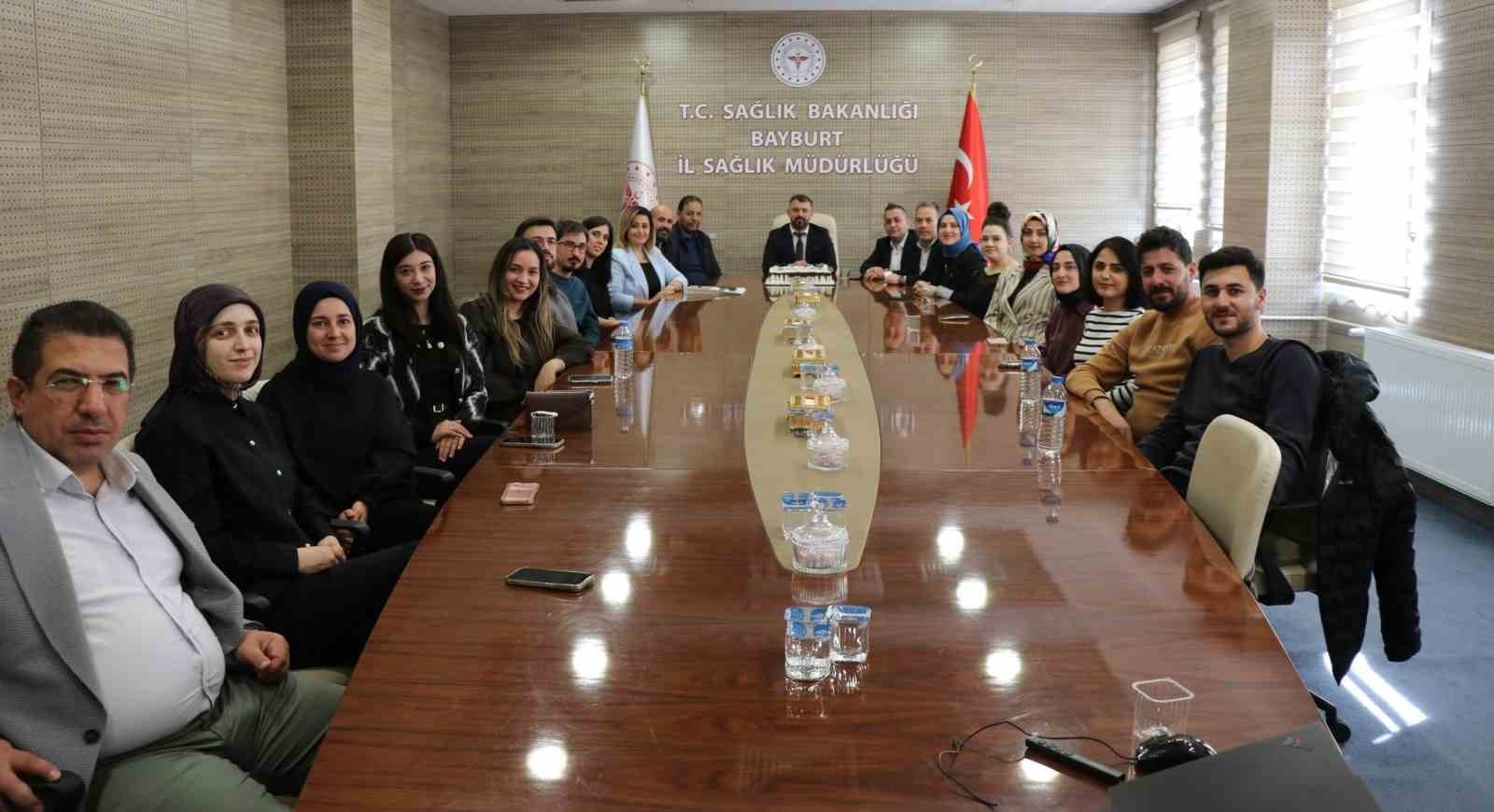 Bayburt’ta Üstün Başarı Gösteren Diş Hekimlerine Teşekkür Belgesi Verildi