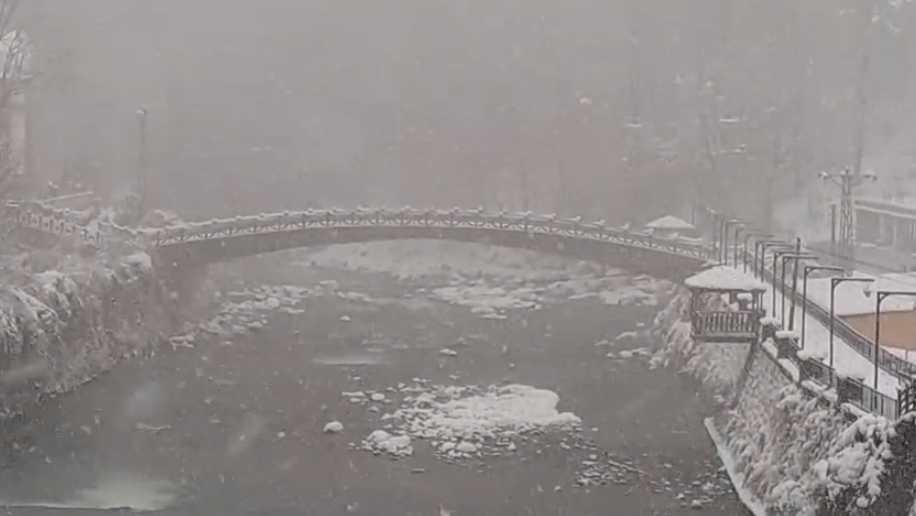 Yoğun Kar Nedeniyle Çamlıhemşin’de Taşımalı Eğitime Ara