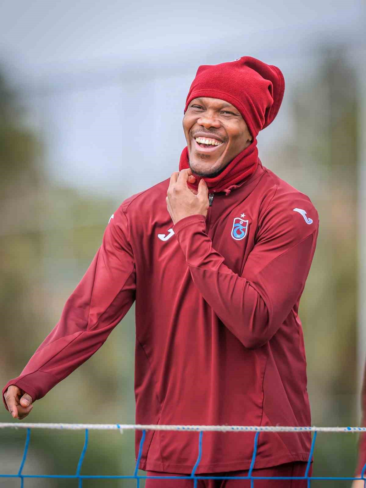 zamanında futbolcu fabrikası olan trabzonsporda yabancı fazlalığı sorunu