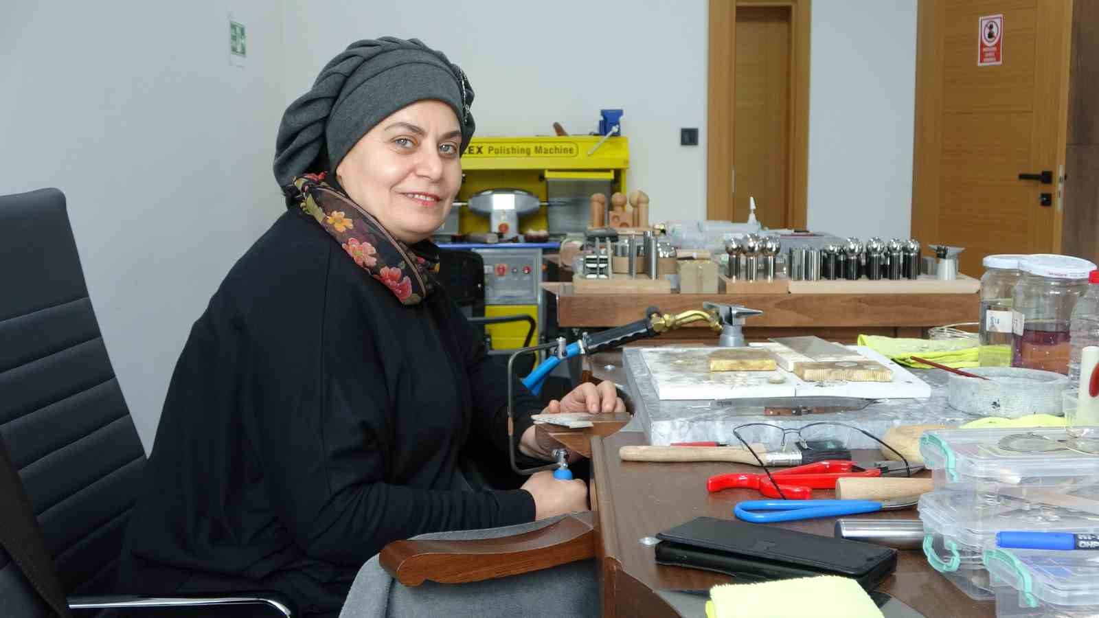 Trabzon'da 40 Yaşından Sonra Takı Tasarımcısı Oldu