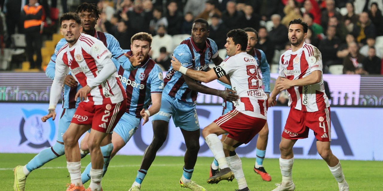 Trabzonspor şampiyonluk yarışında 2 puan kaybetti