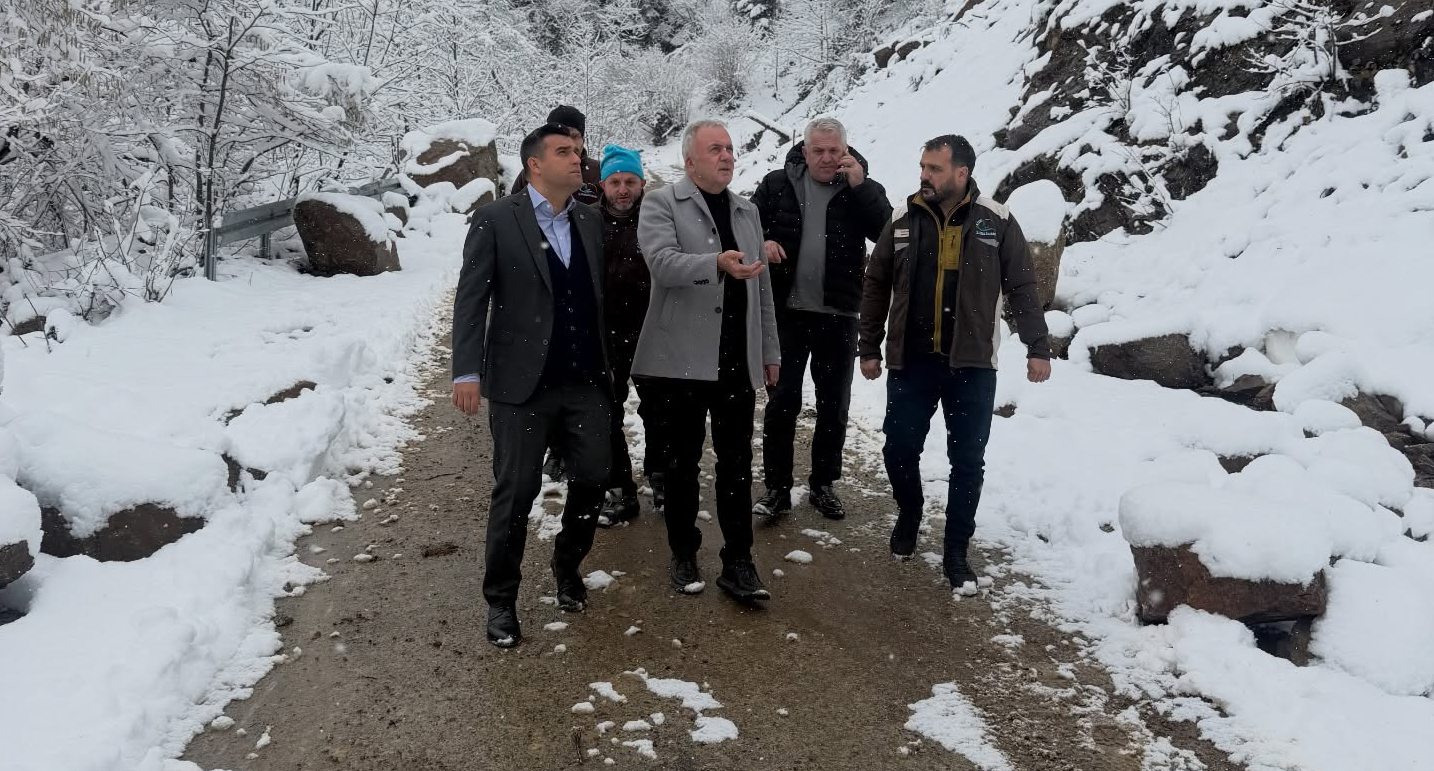 Kaymakam Yaylacı Heyelan Bölgesinde İncelemelerde Bulundu