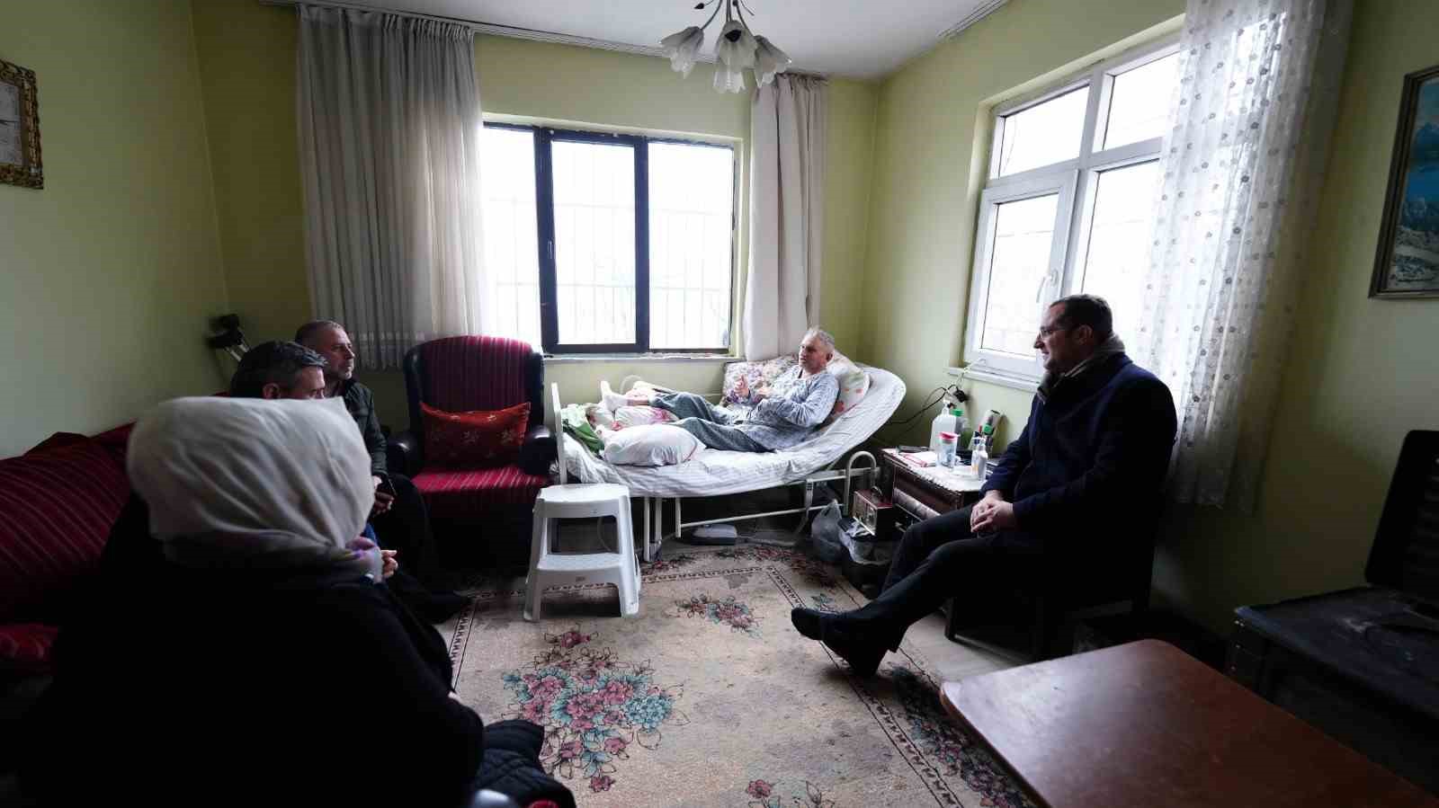 Akçaabat Belediye Başkanı Ekim Hastaları Evlerinde Ziyaret Etti