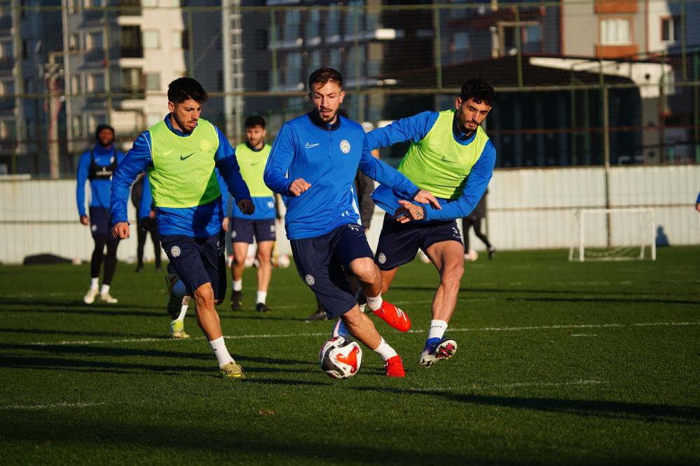 Çaykur Rizespor, Trabzonspor ile oynayacağı maçın hazırlıklarına başladı.