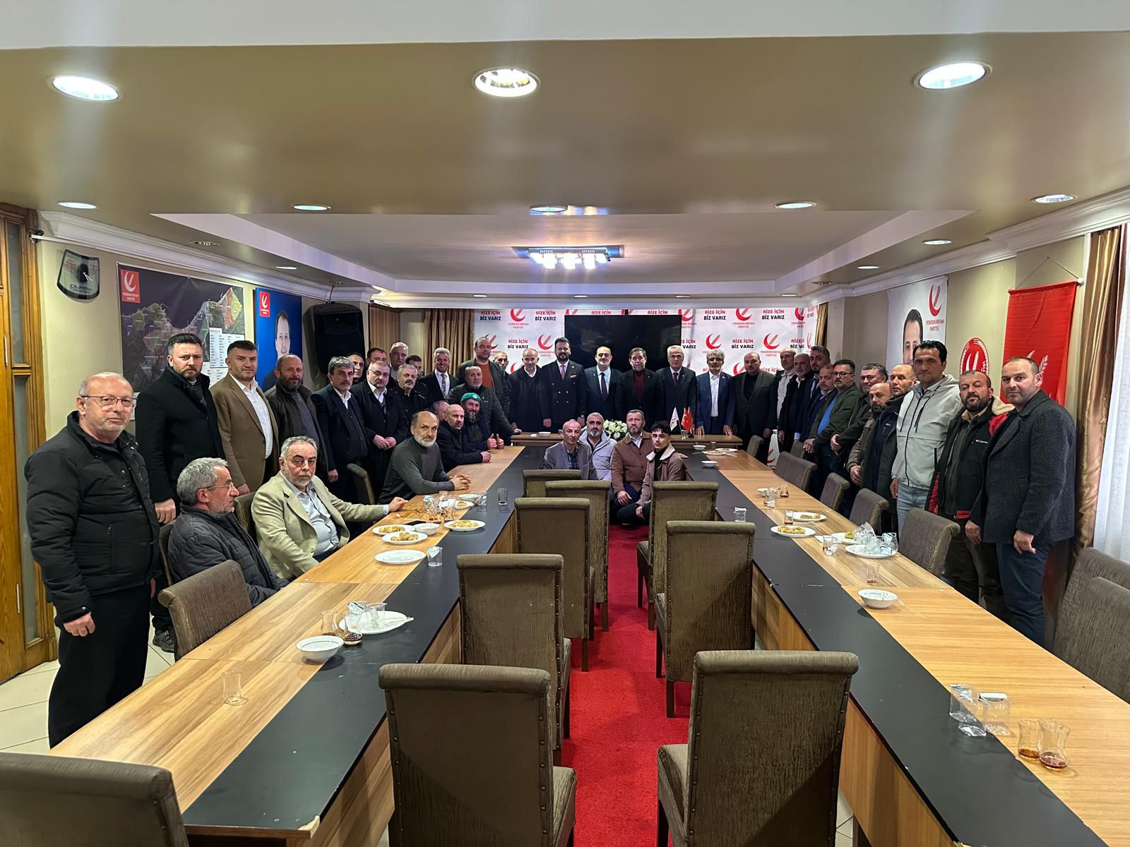 YENİDEN REFAH PARTİSİ RİZE İL TEŞKİLATI İL BİNASINDA BAYRAMLAŞMA PROGRAMINI GERÇEKLEŞTİRDİ