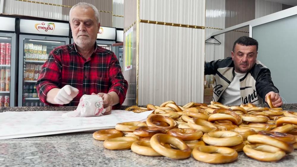 Erdoğan’ın Rize’deki simit ikramı, yöresel lezzeti yeniden gündeme taşıdı