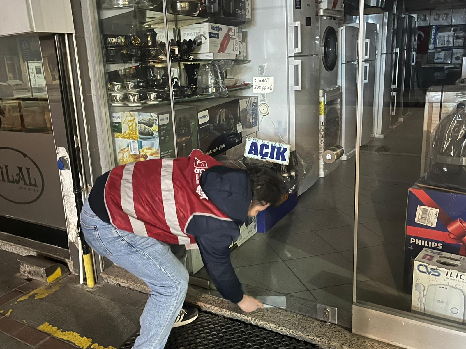 Saadetli Gençlerden Esnafa “Siftah” Desteği