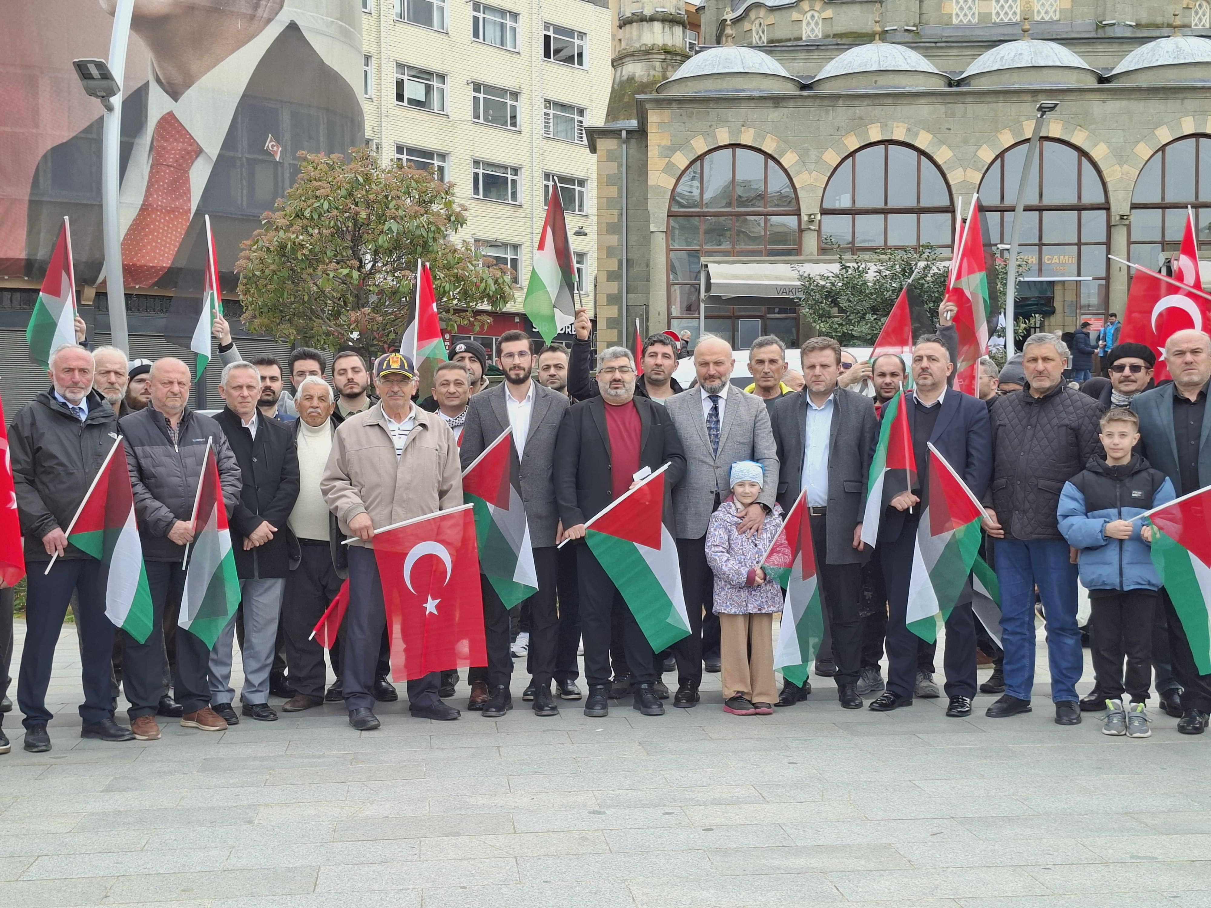Rize’de Filistin’e Destek Açıklaması: “Zulme Karşı Mücadele Sürecek”