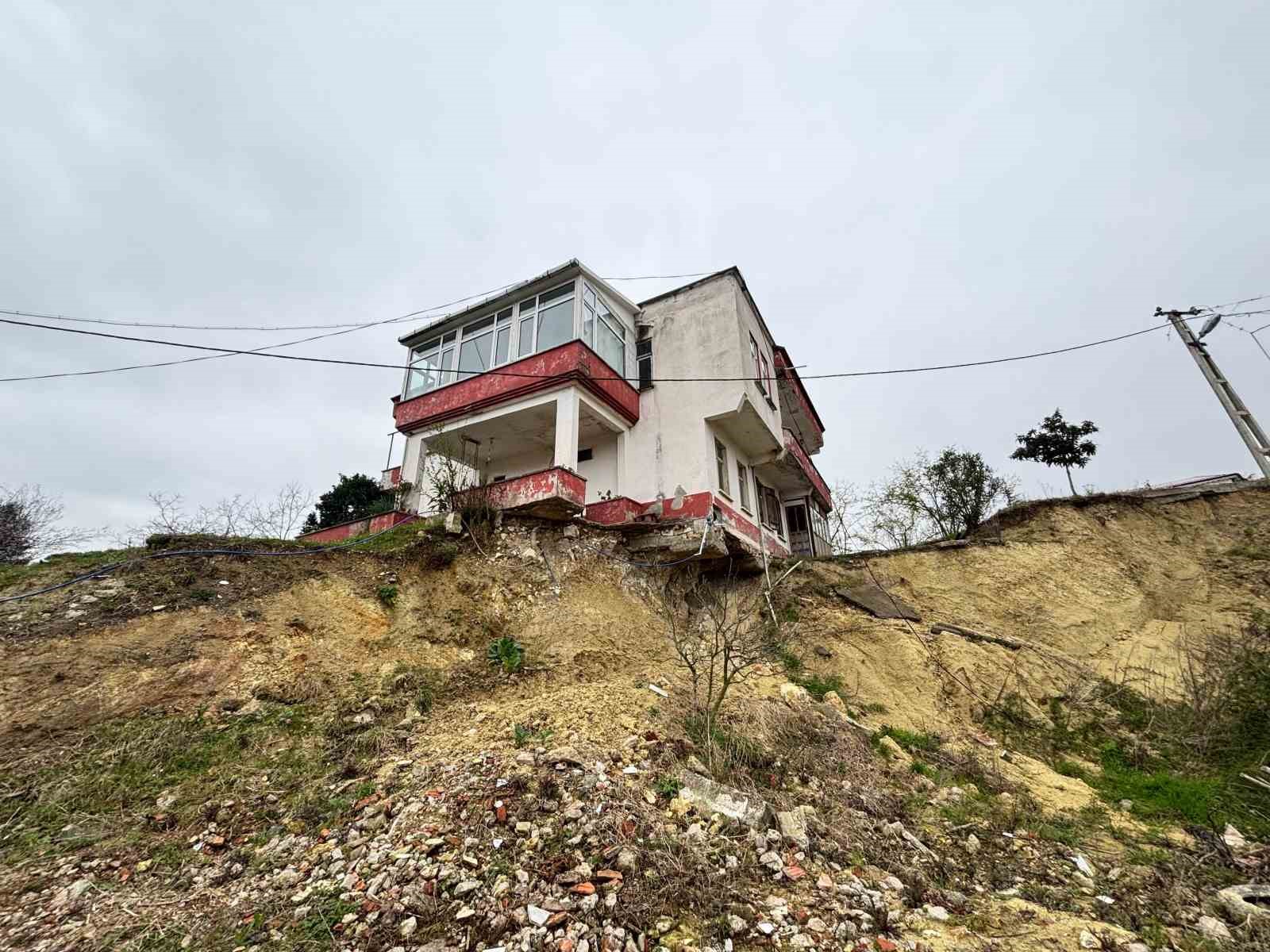 Kayan Mahalleye Konteyner Desteği