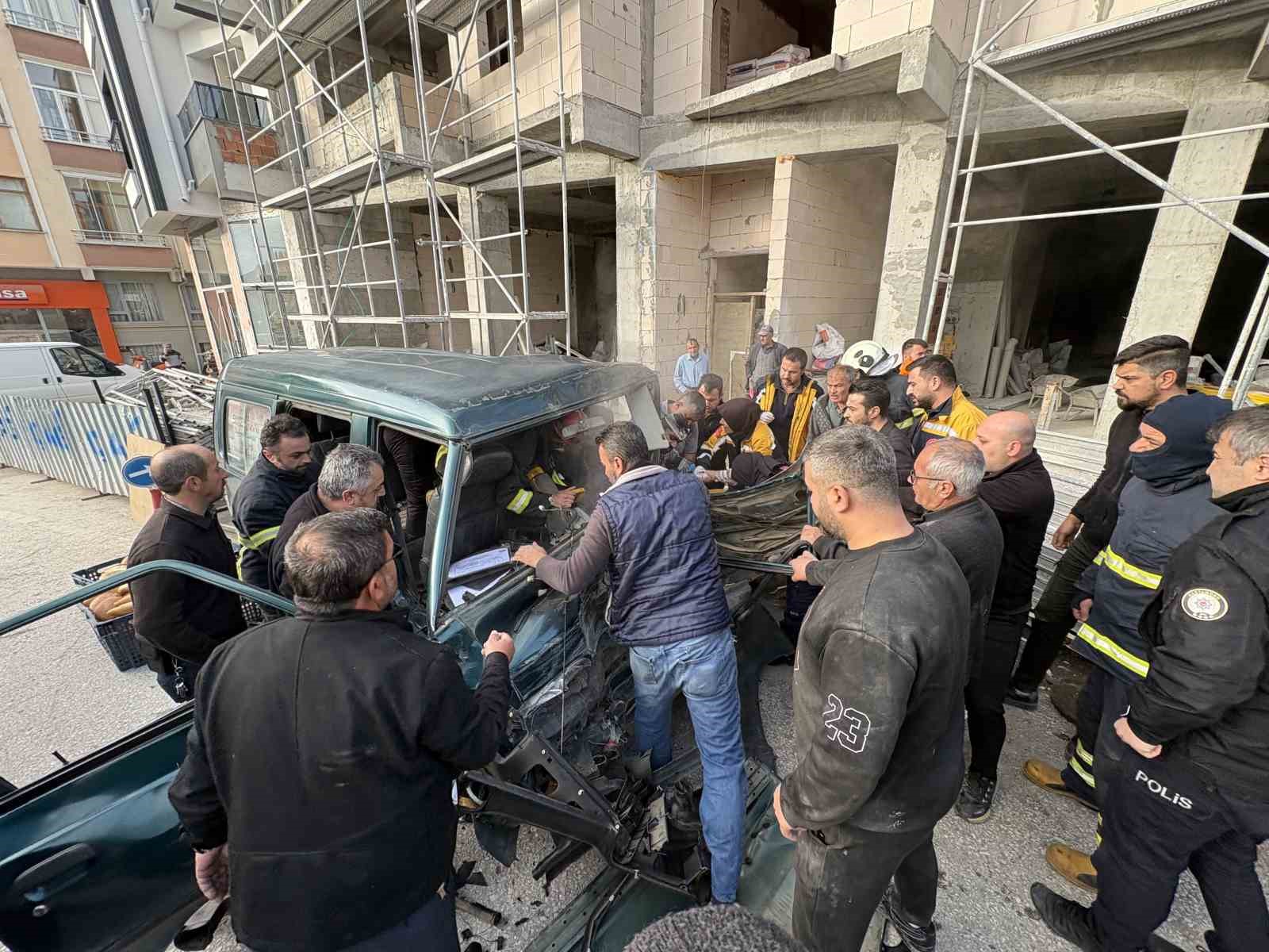 Kastamonu’da Ekmek Taşıyan Fırın Araçları Çarpıştı: 3 Yaralı