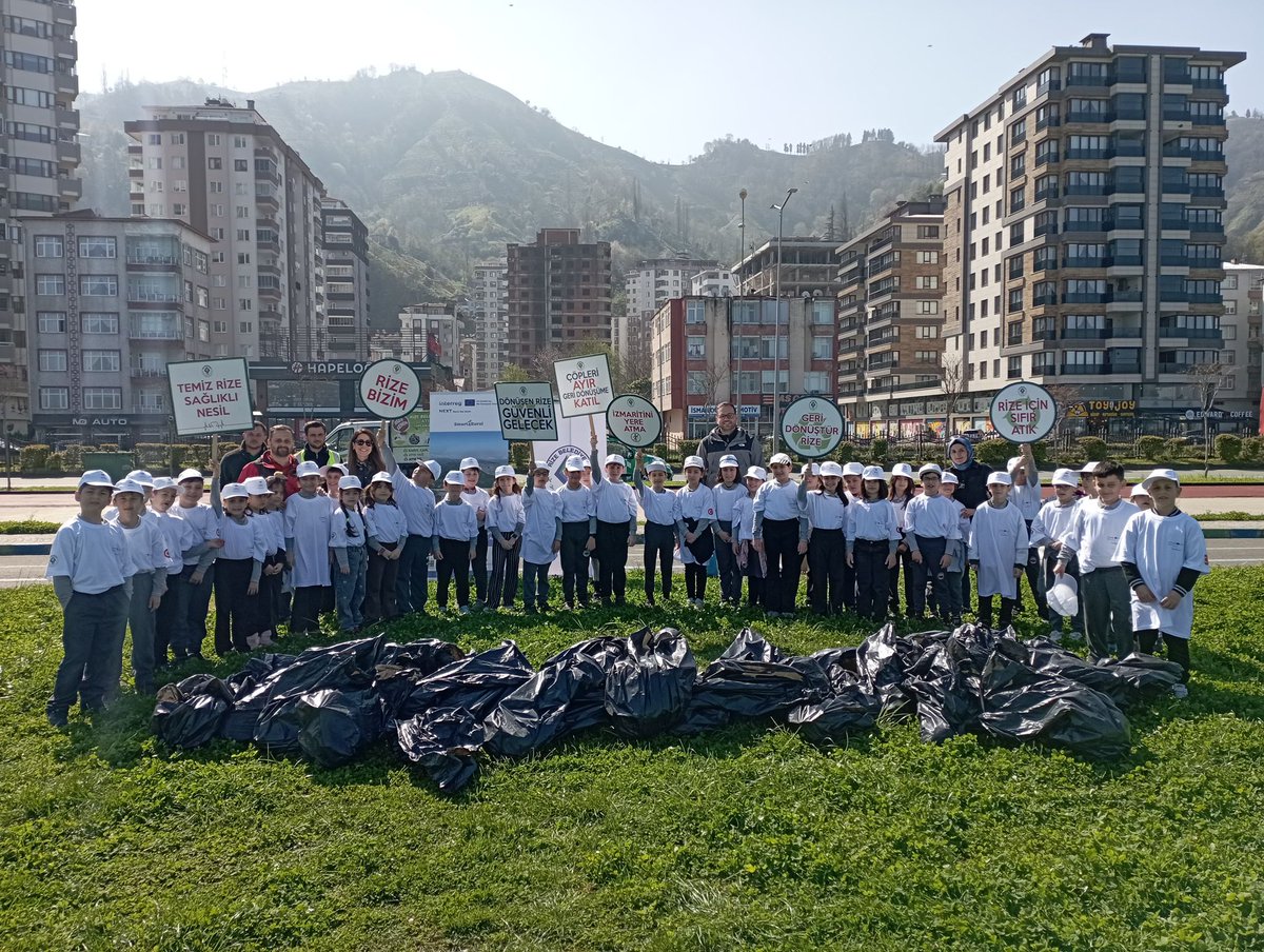 Rize’de Öğrencilerden Çevreye Duyarlı Örnek Etkinlik