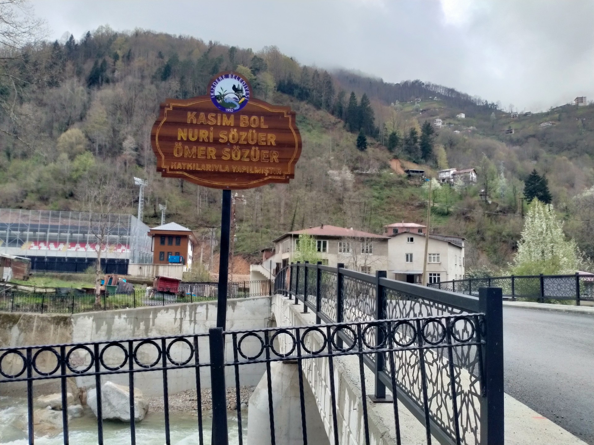 RİZE’DE ÖRNEK DAVRANIŞ: KÖPRÜYE ARAZİ HİBE EDEN 5 İSMİN ADI VERİLDİ