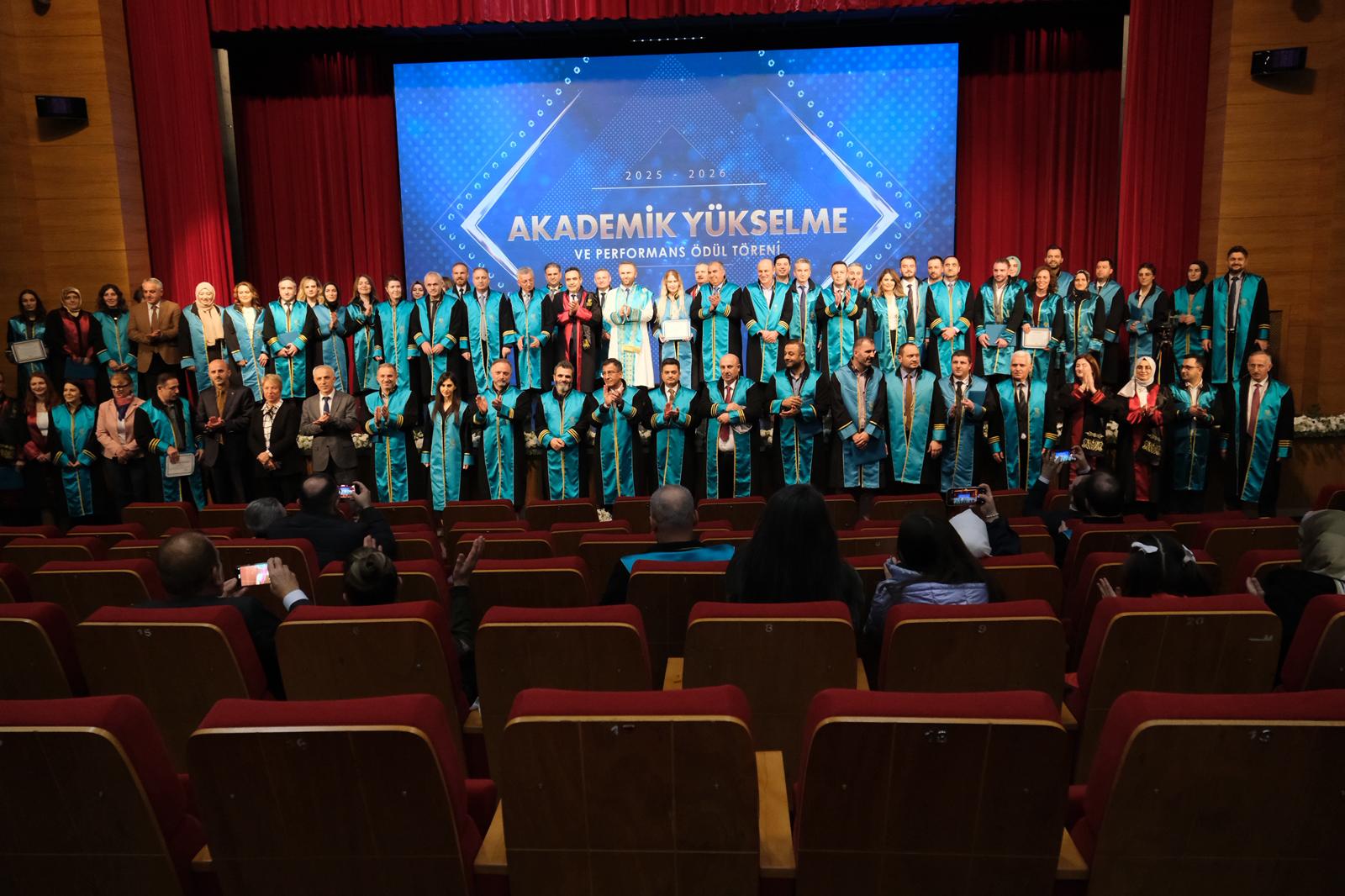 Recep Tayyip Erdoğan Üniversitesi’nde Akademik Yükselme ve Performans Ödül Töreni Düzenlendi