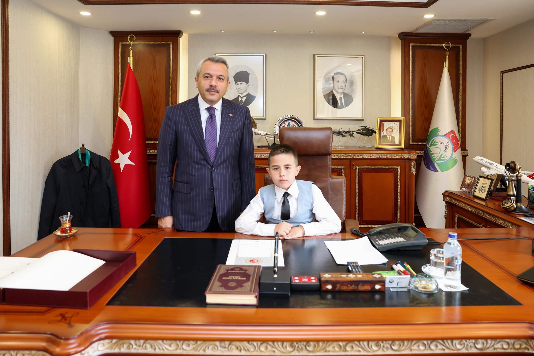 Vali Baydaş, 23 Nisan’da Makamını Temsili Olarak Öğrenciye Devretti