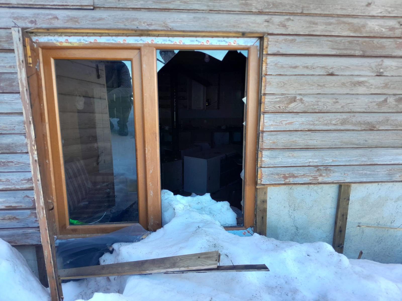 Rize'de Ayı Saldırıları Bitmiyor: İkizdere Yaylalarında Evlerde Büyük Hasar