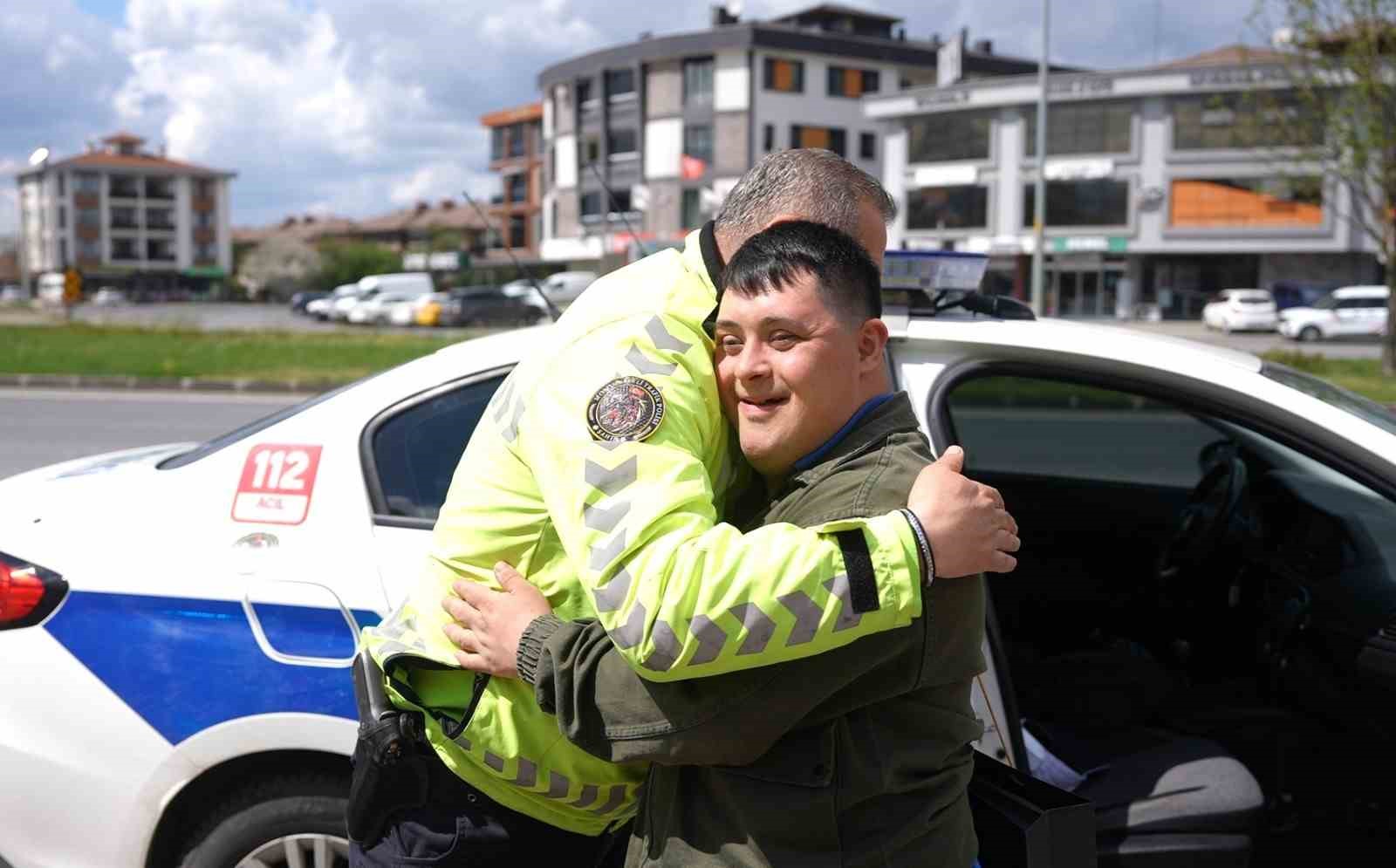 Üniformayı Giydi, Denetime Çıktı: Down Sendromlu Oğuz Kaan’ın En Mutlu Günü