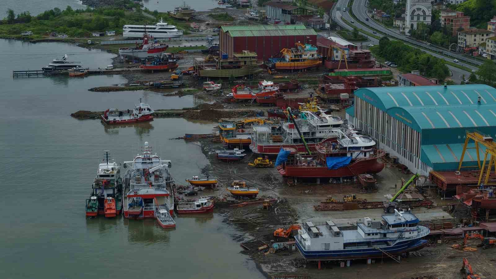 Balık Av Sezonu Bitti Şimdi Bakım Onarımdan Geçiyorlar