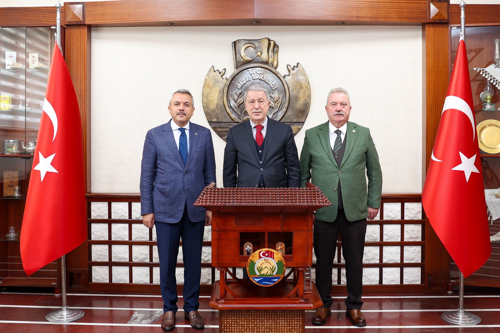 Hulusi Akar’dan Rize Valiliği’ne Ziyaret
