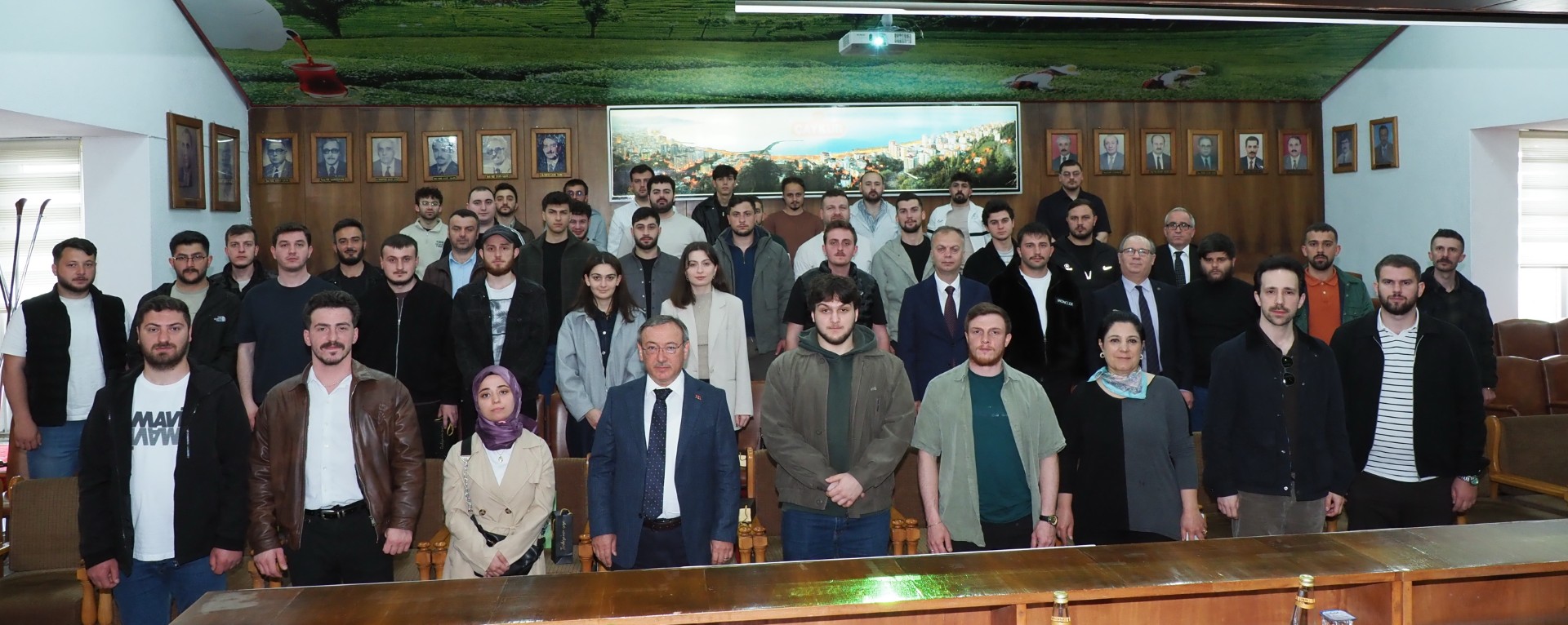 Genel Müdür Alim’den Genç Üreticilere Çağrı: “Çayın Geleceği Sizlerin Elinde”