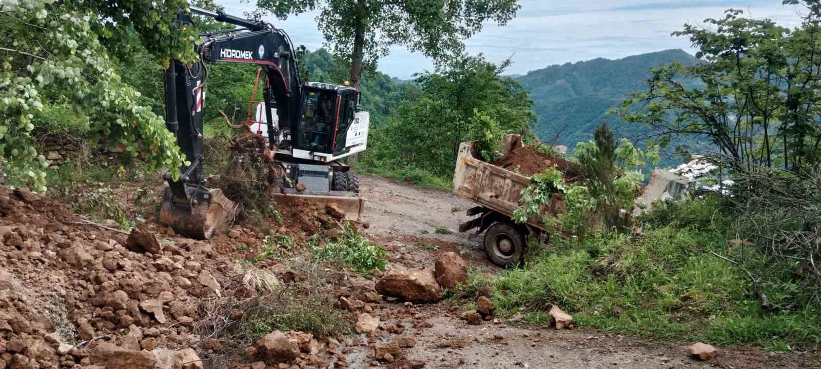Trabzon’da Ekiplerin Sel Ve Heyelan Seferberliği