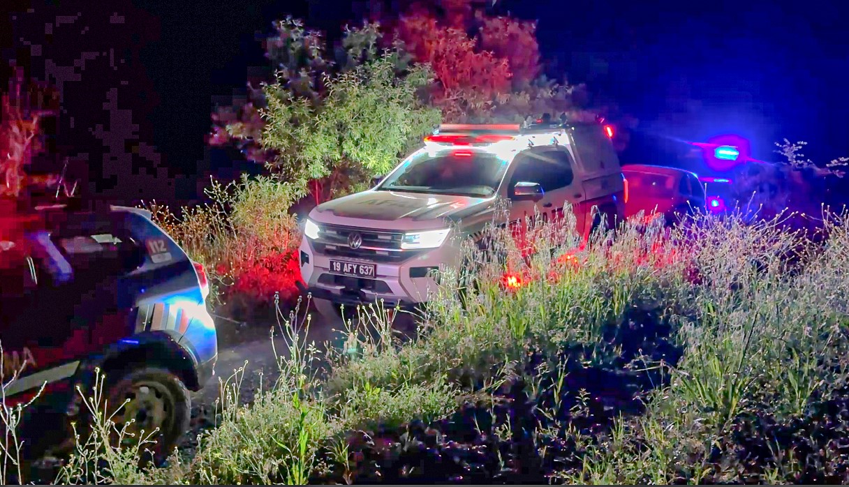 Yamaç Paraşütüyle Dere Yatağına Düşen Vatandaş 5 Saatlik Çalışmayla Kurtarıldı