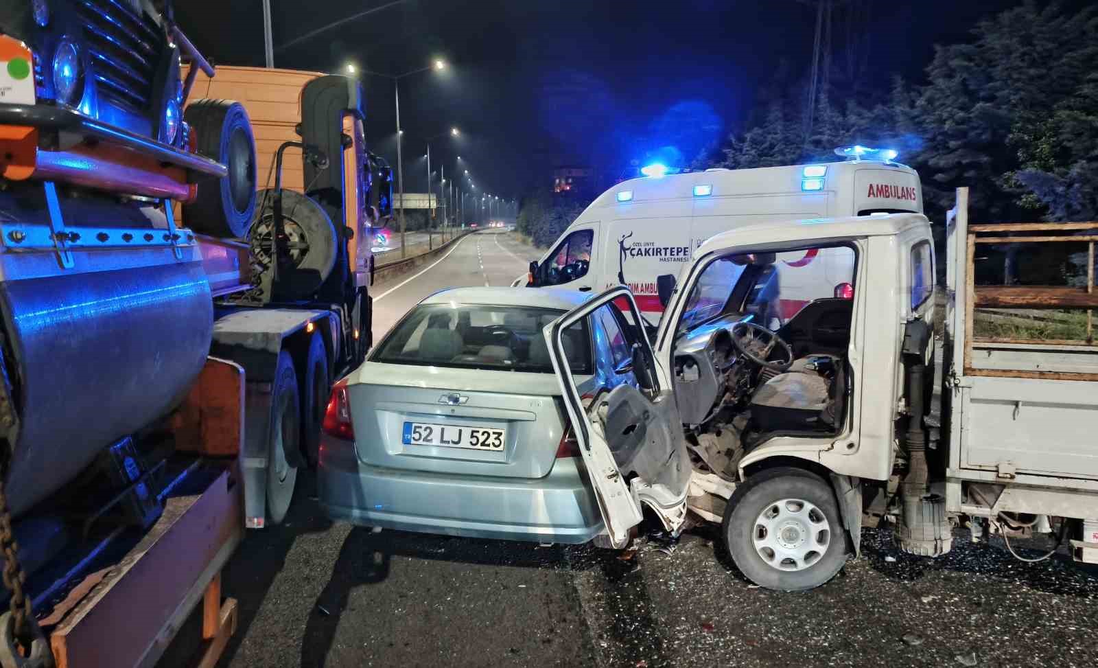 Ordu’da Kamyonet İle Otomobil Çarpıştı: 1 Ölü, 1 Y