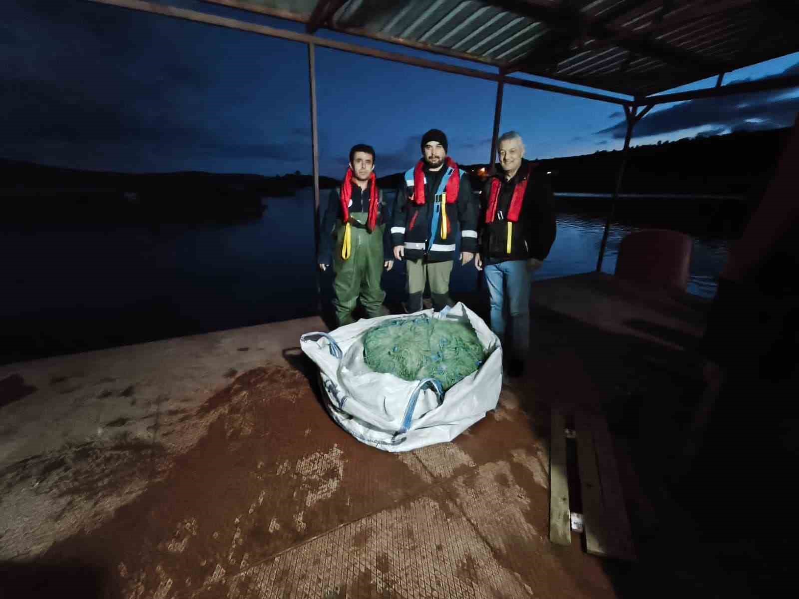 Kastamonu’da Baraj Gölünde Yüzlerce Metre Hayalet Ağ Ele Geçirildi: 200 Kilogram Sazan Kurtarıldı