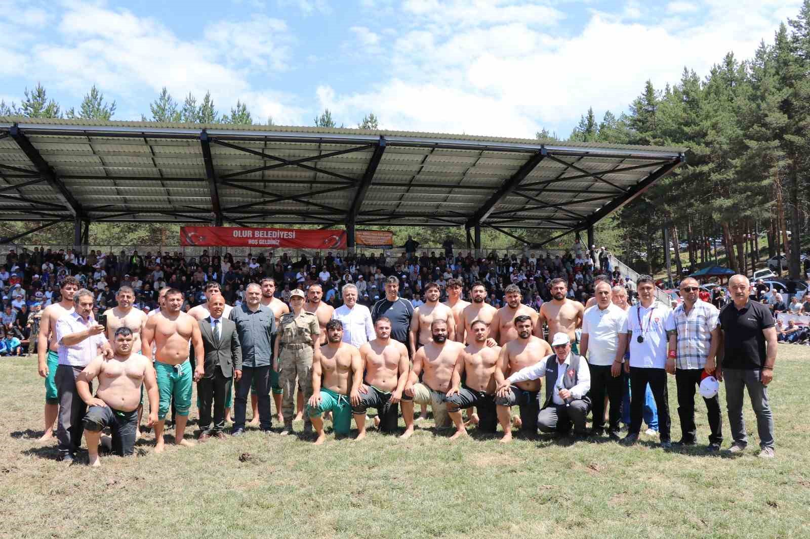 Akdağ Karakucak Güreşleri’nin Başpehlivanı Kenan Gör Oldu