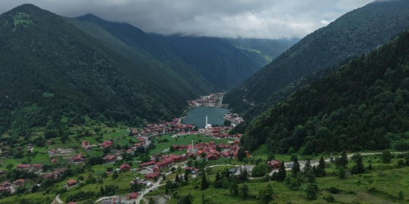Uzungöl’e Temmuz Bereketi: Sessiz Sezon Yerini Turist Akınına Bıraktı!