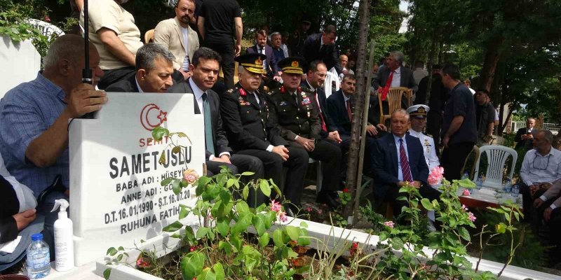 15 Temmuz Şehitlerinden Samet Uslu, Şehadetinin 10. Yılında Kabri Başında Dualarla Anıldı