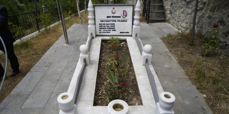 Şehit Öğretmen Necmettin Yılmaz Şehadetinin 9. Yılında Kabri Başında Anıldı