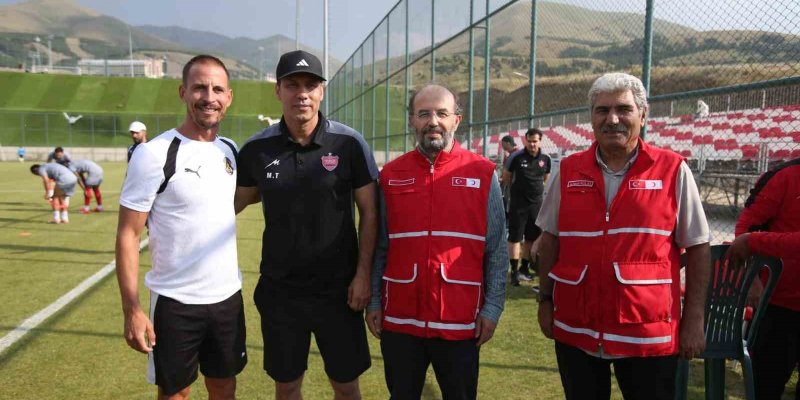 Kızılay’dan Palandöken’de Kamp Yapan Takımlara Tatlı Jesti