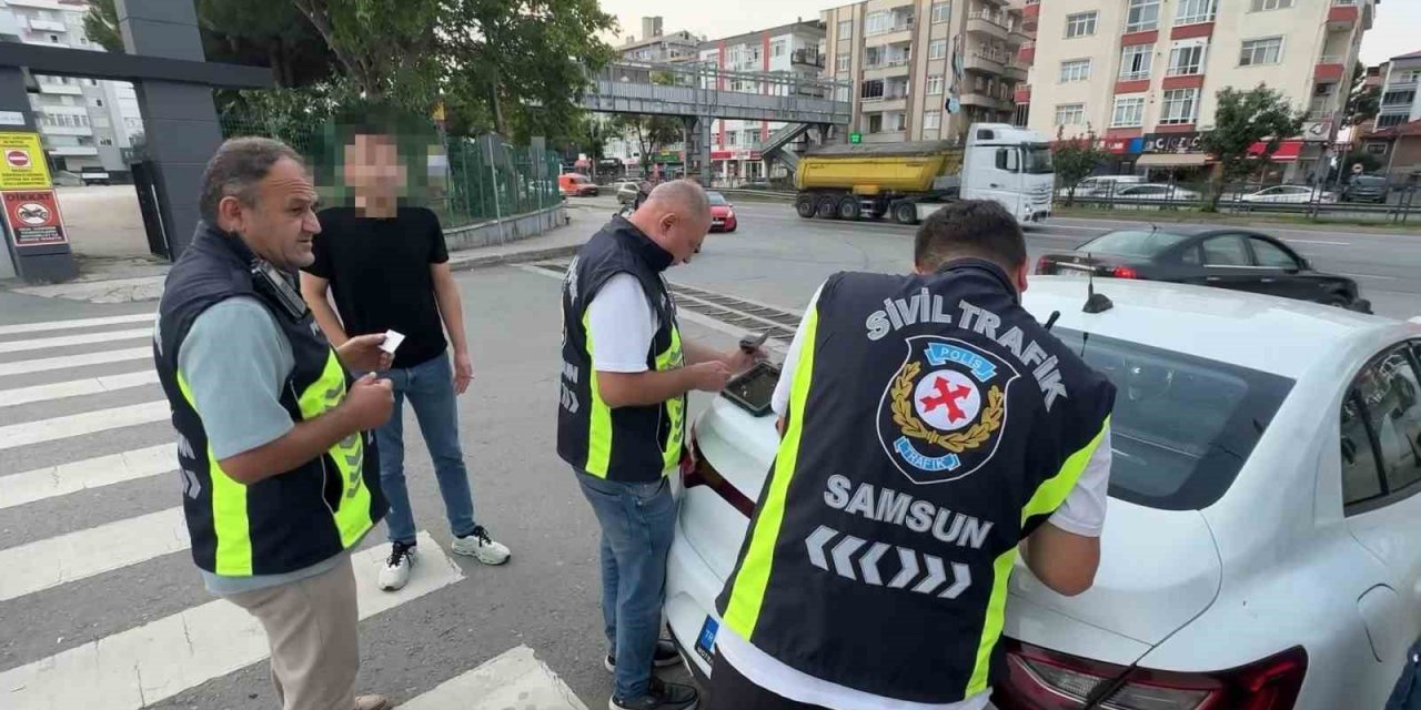Samsun’da ’korsan Taksi’ Denetimi: 3 Sürücüye 300 Bin Tl Ceza