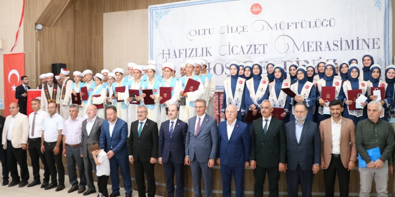 Erzurum’da 54 Hafız İcazet Belgesini Aldı