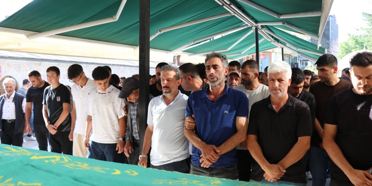 Dere Yatağında Oluşan Gölet Ertuğrul’un Mezar Oldu