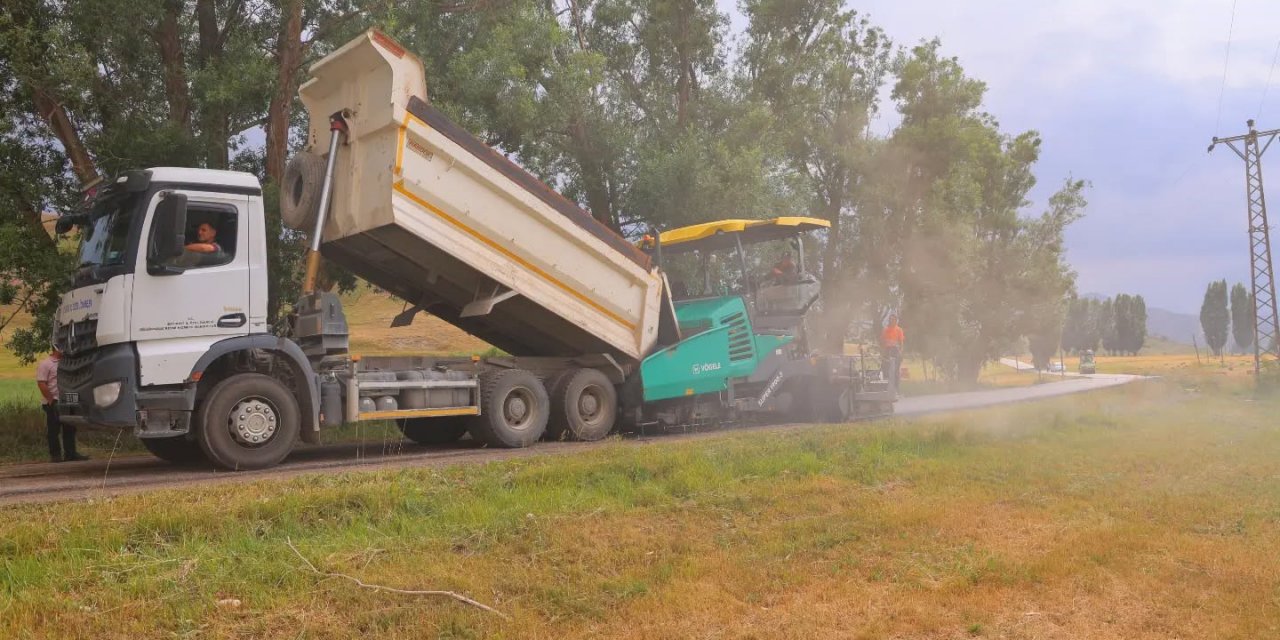 Çımağıl Grup Yolunda Asfalt Bakım Ve Onarım Çalışmaları Sürüyor